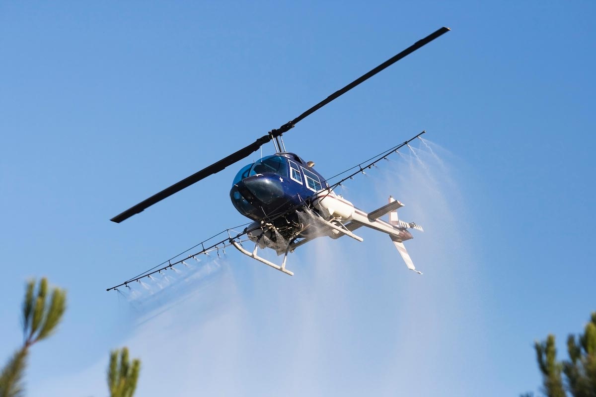 Helicopter-Spray-Crops-Herbicides