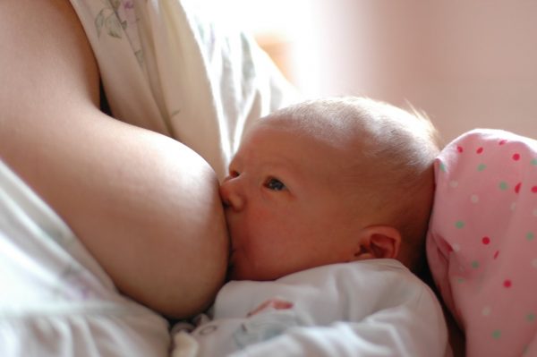 Image: Breastfeeding boosts baby gut health from bacteria found on nipples