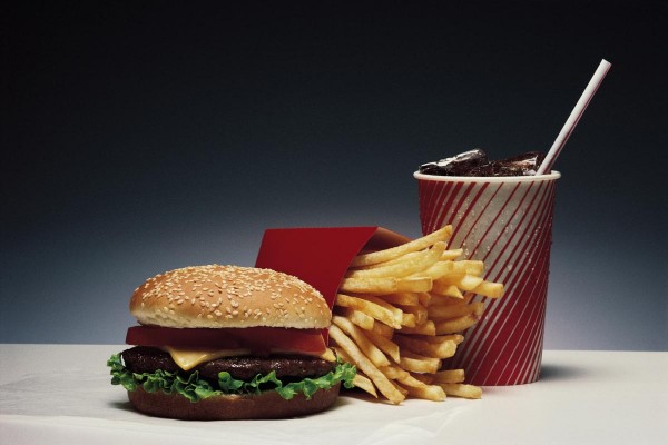 Image: Fast food packaging is making unhealthy food even more dangerous due to fluorinated compounds