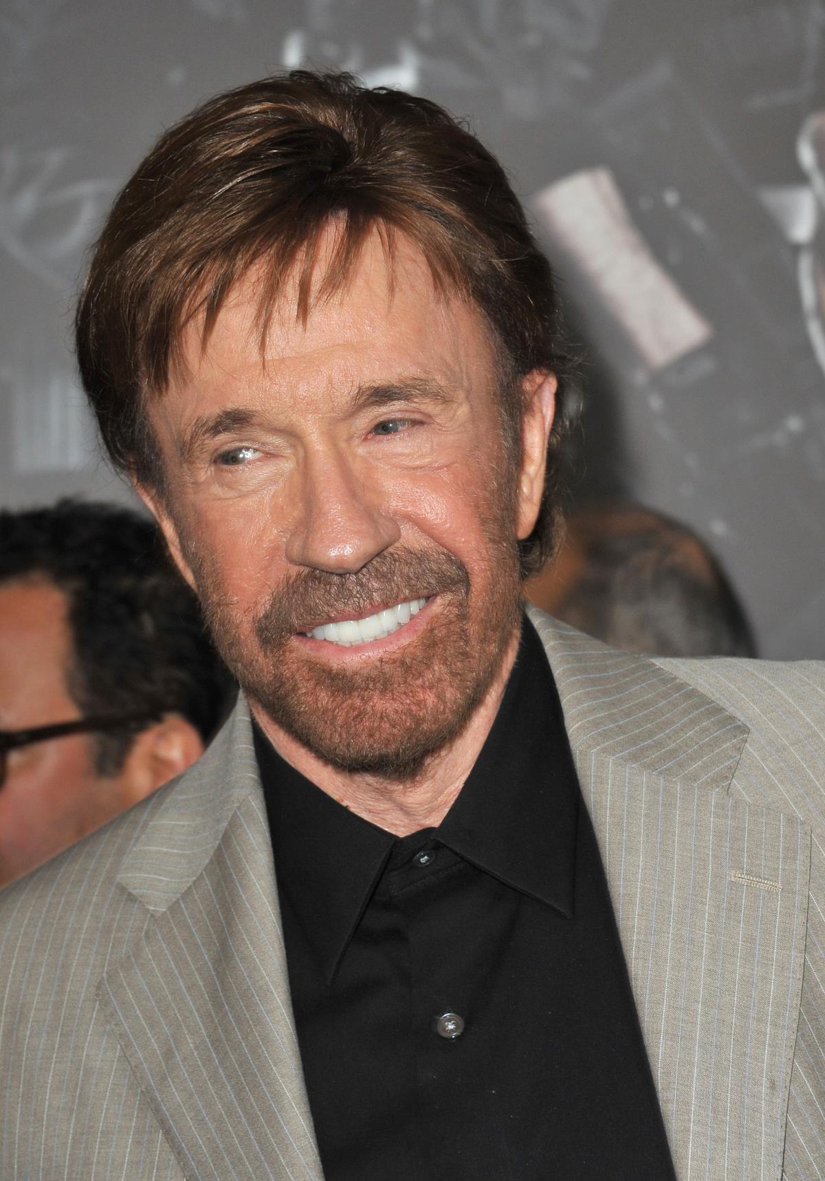 Image: Mass awakening: Chuck Norris and other celebrities are speaking about chemtrails