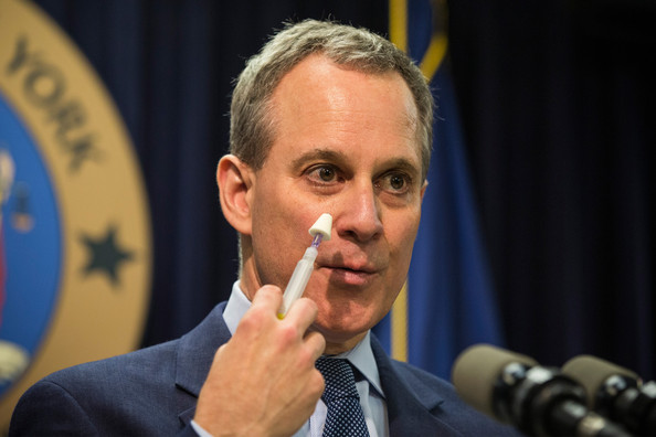 Image: NY Attorney General Eric Schneiderman resigns following allegations of assaults on numerous women who claim he choked them, slapped them, and even threatened to kill them