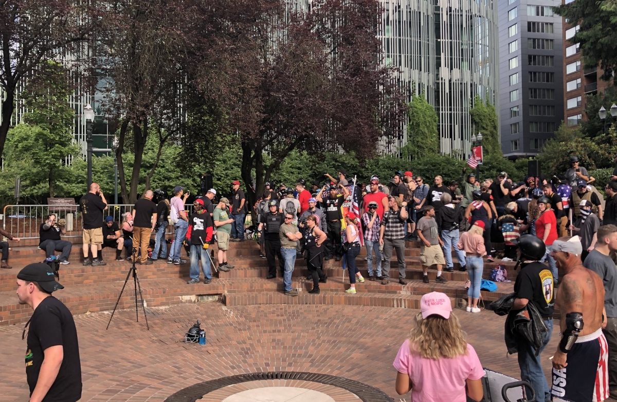 Image: CONFIRMED: Portland police are on the side of left-wing Antifa terrorists; the feds will need to bring them in line with law and order