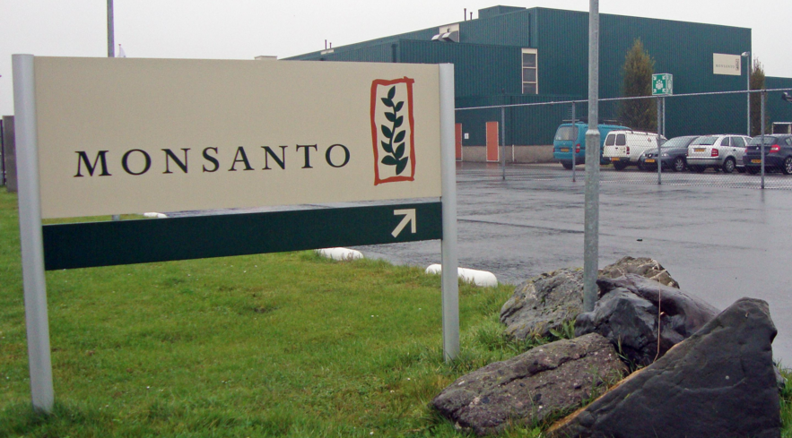 Image: Monsanto postpones “NemaStrike” launch after new pesticide causes skin rashes among farmers