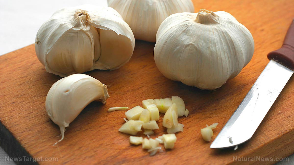 Image: One of nature’s best medicines, garlic is better at removing parasites in your body than conventional drugs