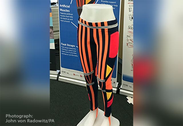 Image: Researchers develop “smart trousers” – pants with artificial muscles for people with mobility problems