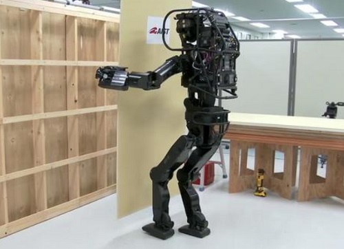 Image: Japanese researchers develop a prototype humanoid robot aimed at eventually replacing human laborers
