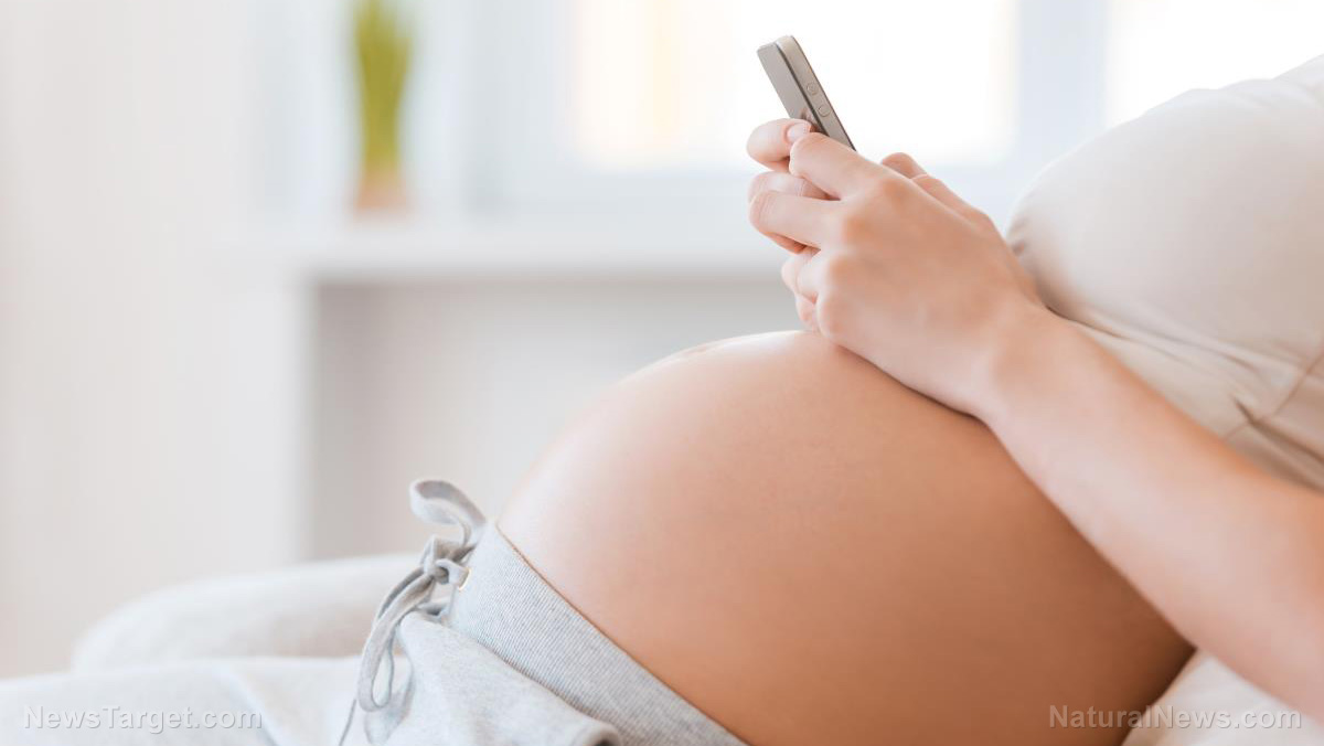 Image: Radiation from cellphones increases risk of miscarriage by 50%