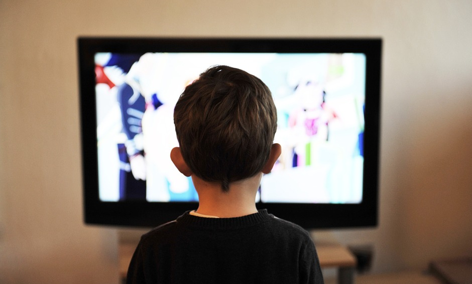 Image: Watching TV is like a drug for little kids – and it is the gateway to an unhealthy lifestyle