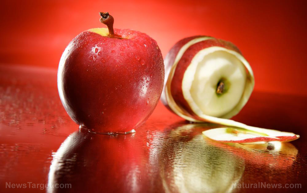 Image: Antioxidant-rich organic apple peels possess potent anti-cancer benefits