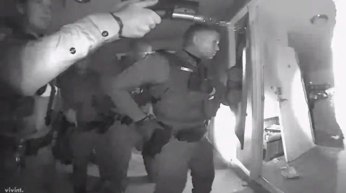 Image: Arizona SWAT team smashes door, raids mother’s home at gunpoint over child having a fever… medical tyranny gone wild in the USA