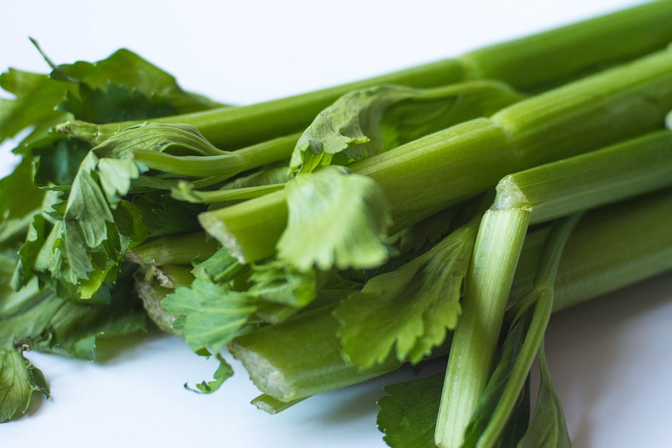 Image: Study finds that celery compounds may halt breast cancer