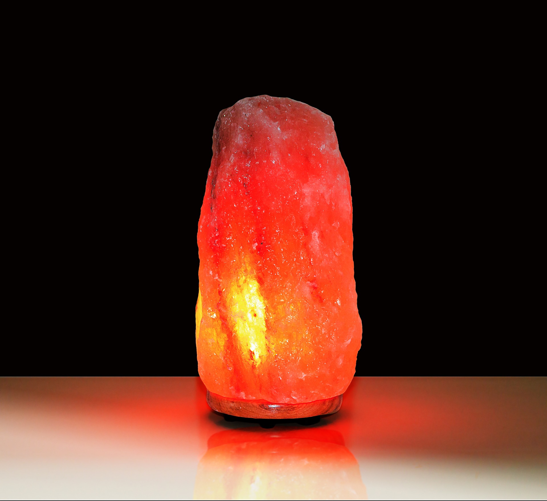 Image: Another way to clean your air: Salt lamps purify the air and charge it with healthy negative ions