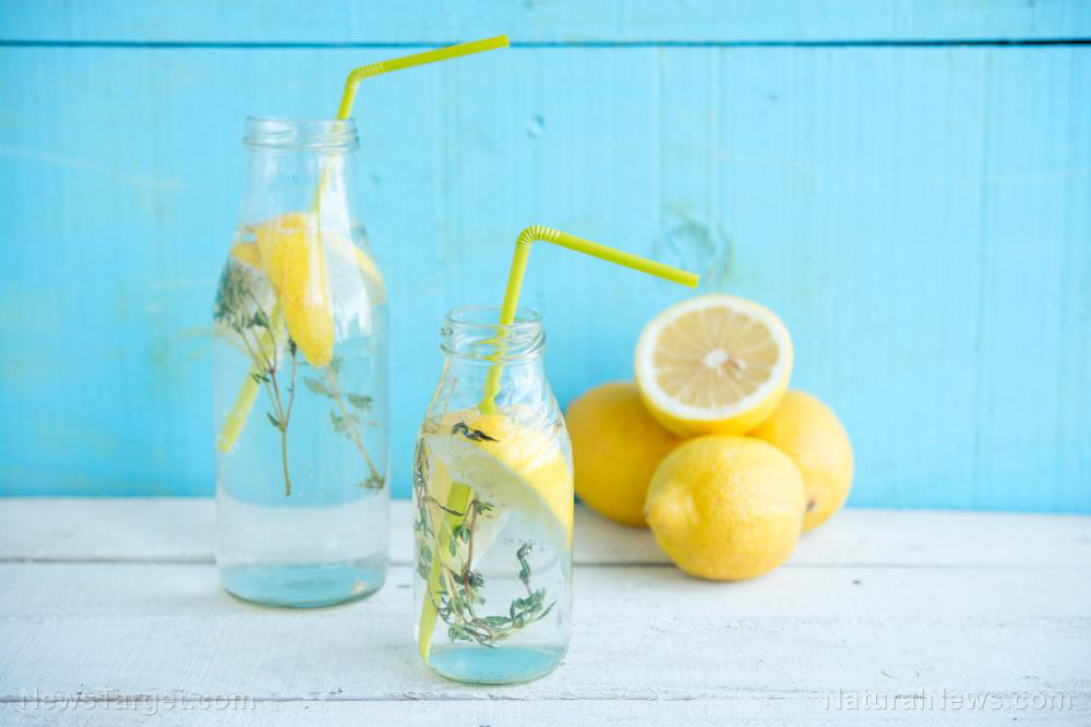 Image: The health benefits of lemon water