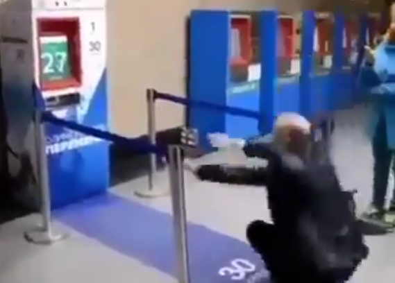 Image: We need this in America: Machine hands out free subway tickets to anyone willing to perform 30 squats