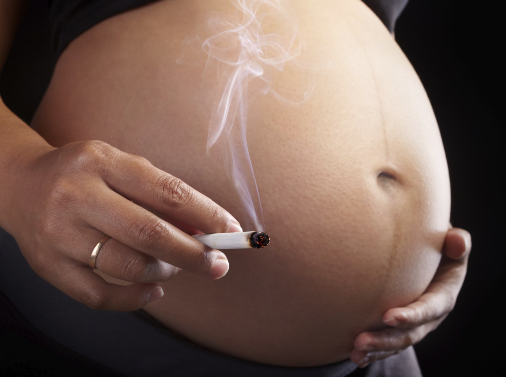 Image: Can air pollution negatively affect the growth of an unborn child?