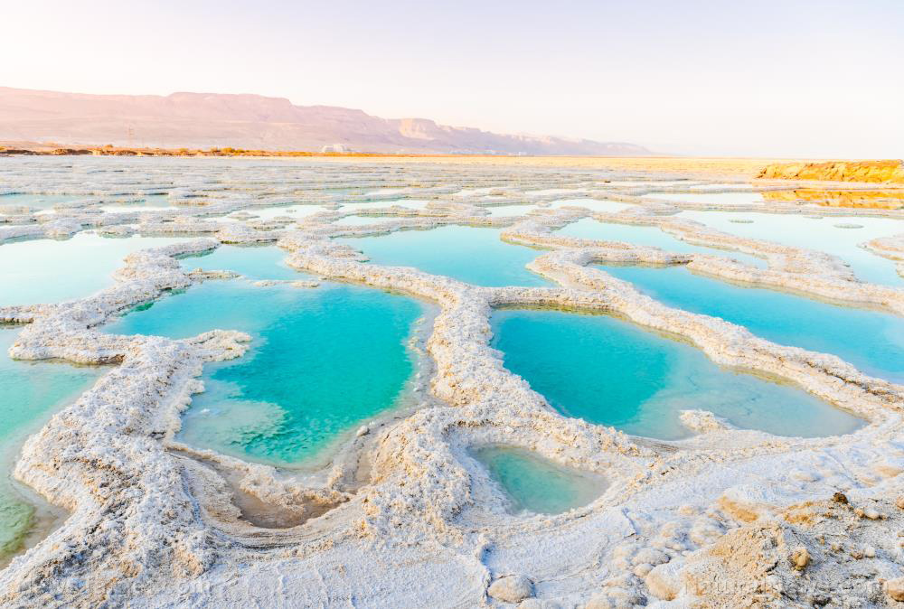 Image: Dead Sea secrets revealed: Scientists explain why salt crystals pile up in the Dead Sea