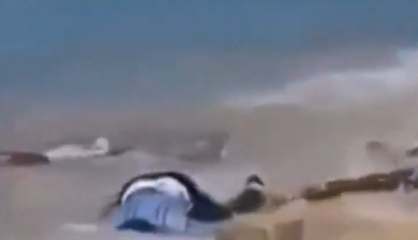 Image: Dead bodies litter the beaches as Ecuador sees explosion in fatalities from the coronavirus – VIDEO