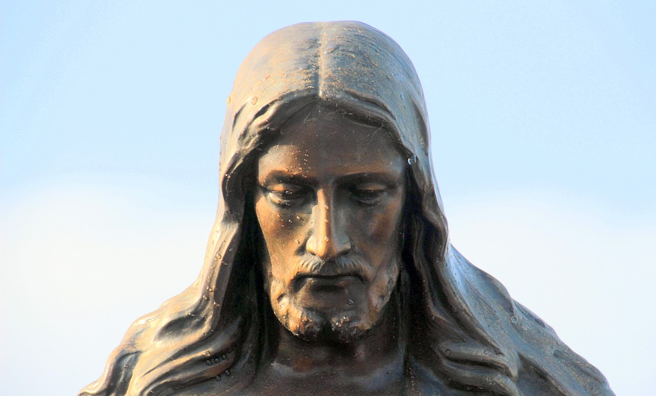 Image: Vandal beheads statue of Jesus in El Paso Cathedral for ‘wrong skin color’