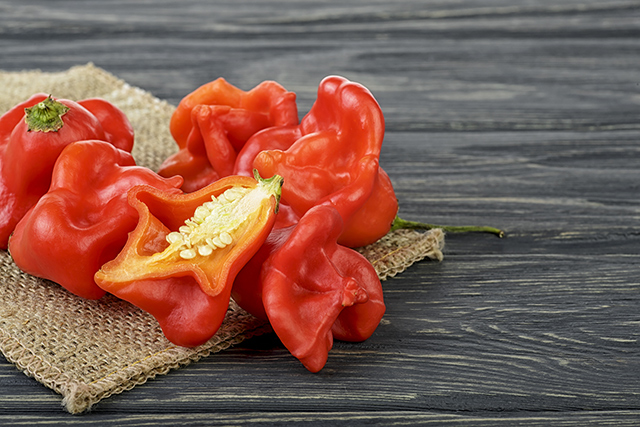 Image: Capsaicin from chili peppers reduces liver and abdominal fat and protects against oxidative damage
