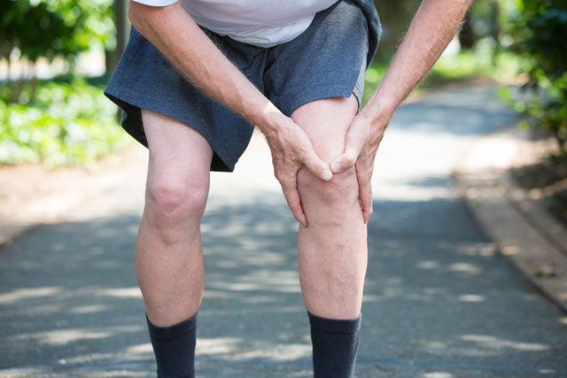 Image: Study: Cortisone injections for hip and knee pain can speed up joint disintegration, which results in patients needing joint replacements
