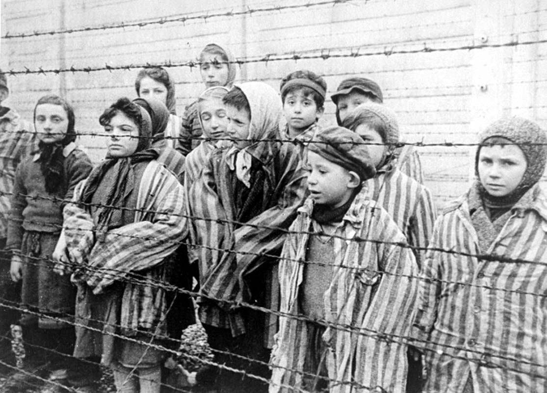 Image: Sick irony: Survivors of Holocaust get vaccinated for coronavirus on Auschwitz Liberation Day
