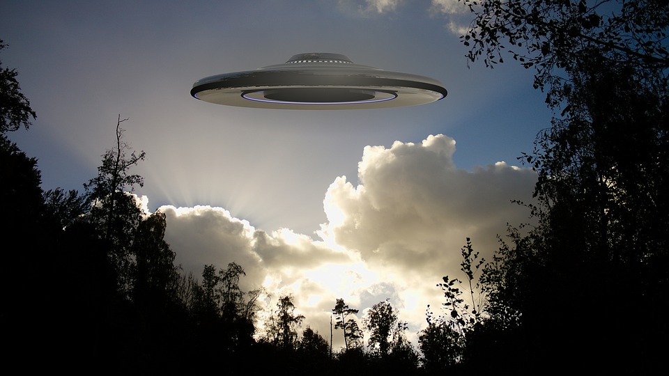 Image: DNI report says military pilots recorded 11 “near misses” with UFOs