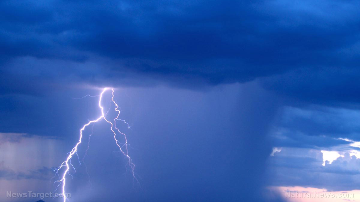 Image: Weather control: Dubai generates rain to combat drought and heat wave