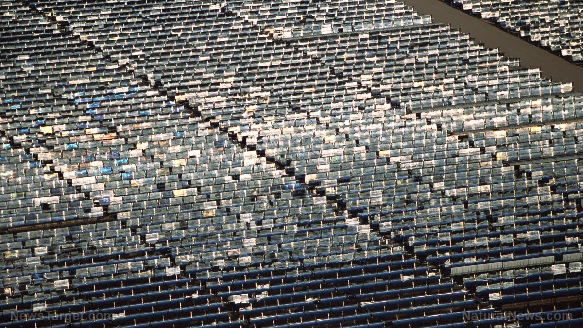 Image: US solar panels produced by coal-burning plants in China