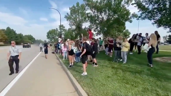 Image: Students in Colorado walk out of schools in protest of worthless mask mandate