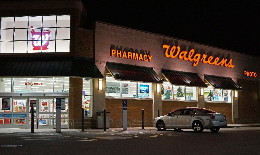 Image: Walgreens just attacked two children with a biological weapon when all they wanted was a flu shot