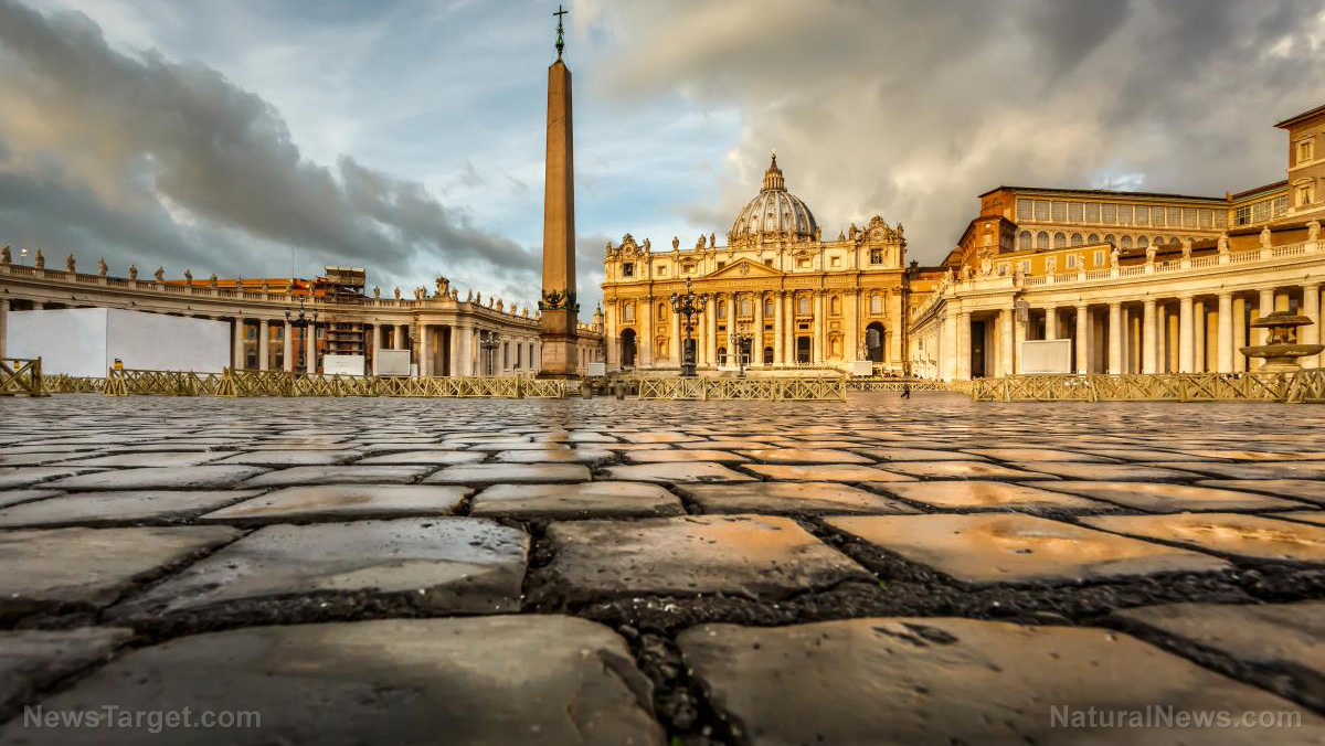 Image: Vatican still requires COVID vaccine passports and face masks
