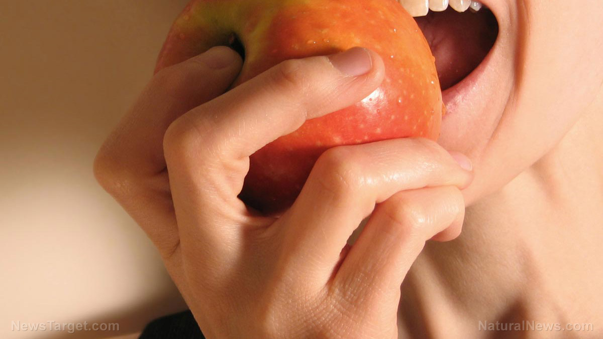 Image: Don’t get rid of the skin of the fruit: Apple PEEL is PACKED with nutrients your body needs