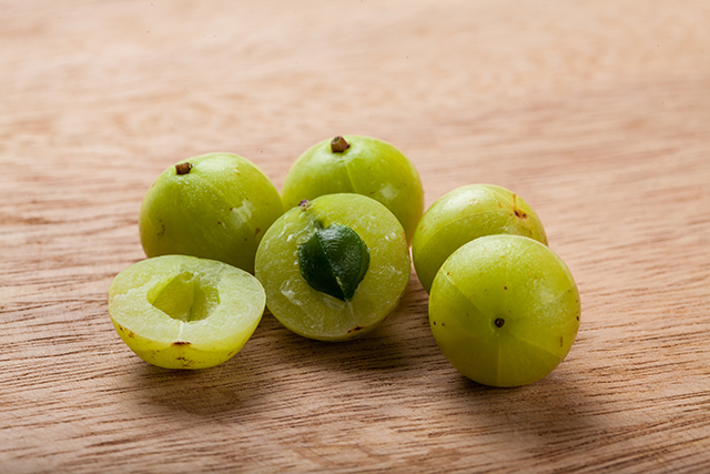 Image: Reduce cholesterol and improve heart health with Indian gooseberry