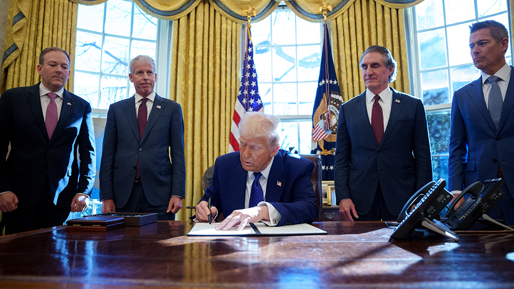 Trump signs executive order halting taxpayer funds for illegal immigrants, prioritizing American citizens