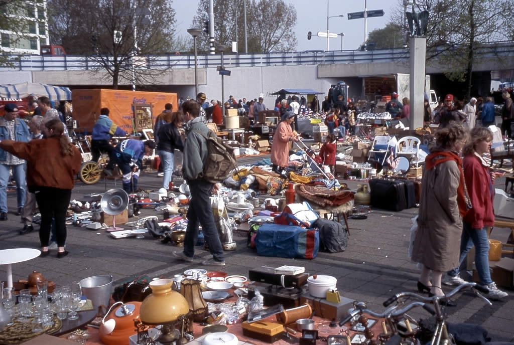 Flea markets: A goldmine for affordable off-grid living essentials
