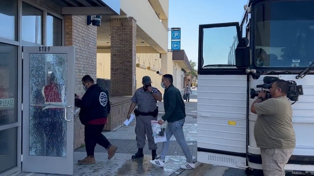 Border Patrol busts stash house packed with ILLEGALS in Texas