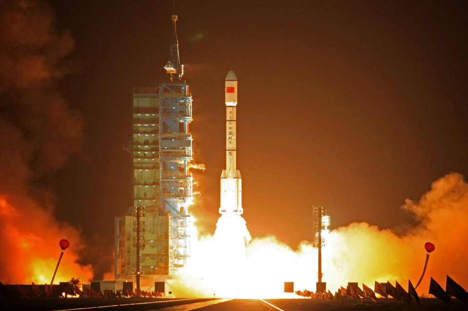 China debuts reusable rocket â€” but it explodes during landing attempt